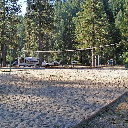 Yosemite Lakes Bunkhouse Cabin 27 Hotell Harden Flat Exteriör bild